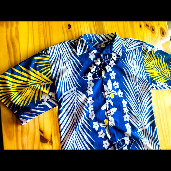 vintage MAU MAU  men's M medium  White Flower HAWAIIAN short sleeve shirt !! - Picture 3 of 11